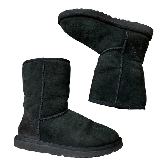 UGG black short boot size 5 - Picture 1 of 6